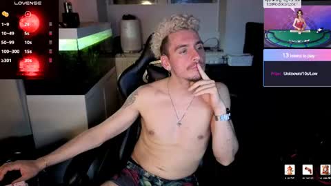 Rayzel White online show from June 27, 10:45 pm