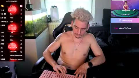 Rayzel White online show from June 29, 6:43 pm