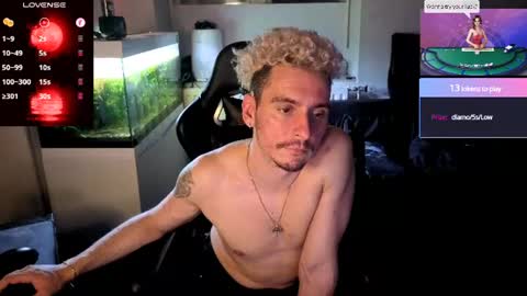 Rayzel White online show from June 29, 8:55 pm