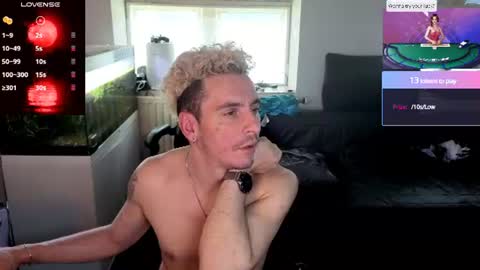 Rayzel White online show from July 4, 1:13 pm