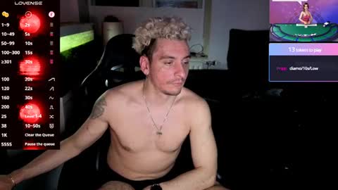 Rayzel White online show from July 5, 9:51 pm