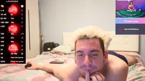 Rayzel White online show from July 13, 8:58 pm