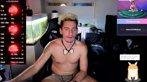 Rayzel White online show from August 2, 9:55 pm