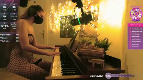 realartofslut online show from June 10, 8:15 pm