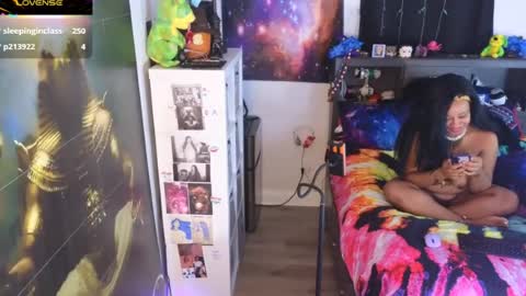 realgoddessdream online show from July 29, 4:19 am