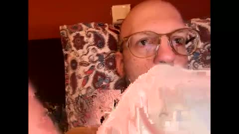 HugeSecret online show from April 15, 10:33 am