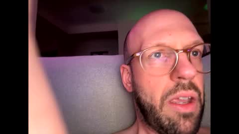 HugeSecret online show from April 15, 11:45 pm