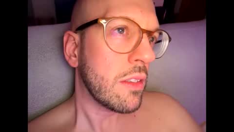 HugeSecret online show from June 6, 1:55 am
