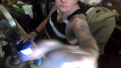 reallyredrum69th online show from May 5, 6:04 am