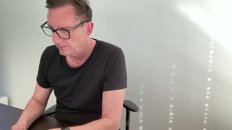 realstuff_ online show from April 29, 7:44 am