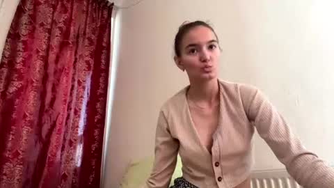 Risa online show from July 4, 8:38 am
