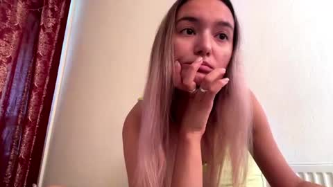 Risa online show from August 4, 12:35 pm