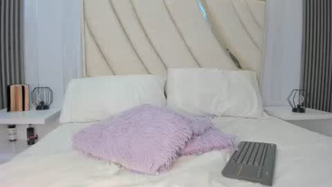 Rebeca online show from August 7, 5:57 pm