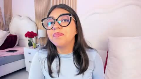 rebeca_taylor_ online show from August 1, 9:15 am