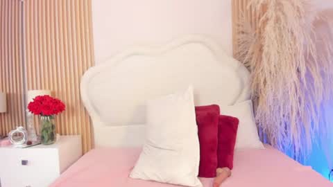 rebeca_taylor_ online show from August 1, 12:33 pm