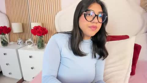 rebeca_taylor_ online show from August 1, 1:39 pm