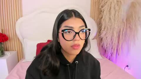 rebeca_taylor_ online show from August 4, 7:27 am