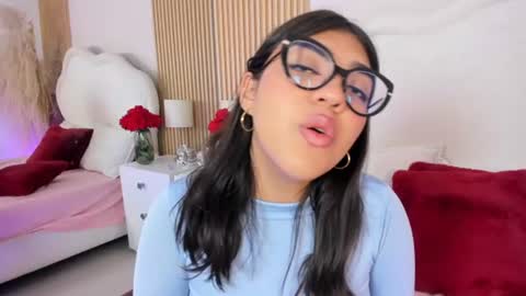rebeca_taylor_ online show from August 13, 6:49 am