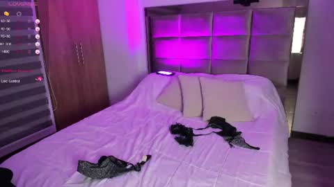 rebeccaferrati online show from August 15, 1:42 am