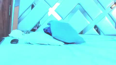 rebeccamitchell_ online show from August 2, 7:10 pm