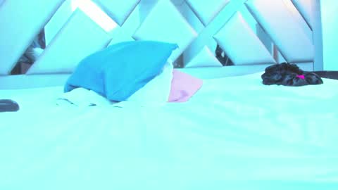 rebeccamitchell_ online show from August 6, 5:56 pm