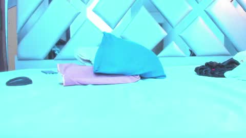 rebeccamitchell_ online show from August 15, 3:38 pm
