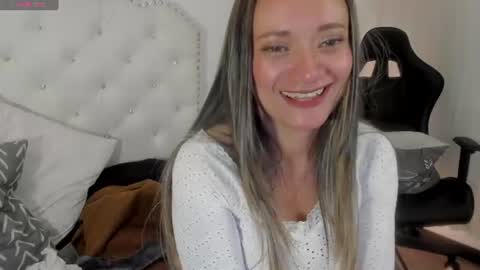 rebeckasalvatore online show from August 9, 12:11 am