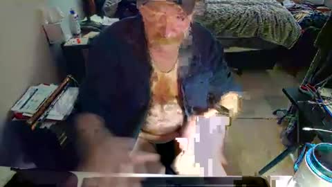 Red online show from July 30, 4:14 pm