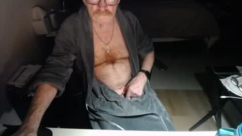 Red online show from August 4, 5:04 am