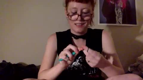 redcassie666 online show from June 1, 10:02 pm