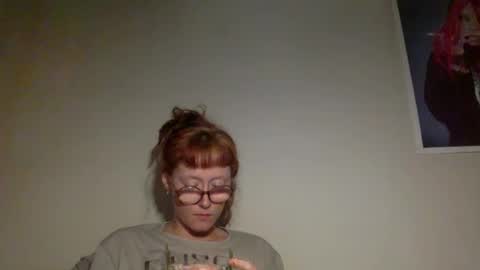 redcassie666 online show from August 17, 2:05 am