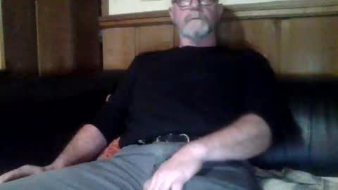 redfox60010 online show from April 20, 10:26 pm