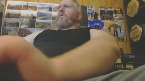 theredhead4fun online show from June 26, 5:33 am