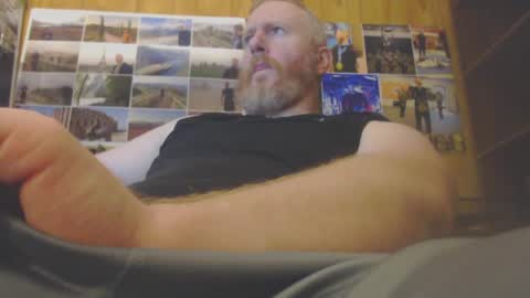 theredhead4fun online show from August 15, 5:22 am