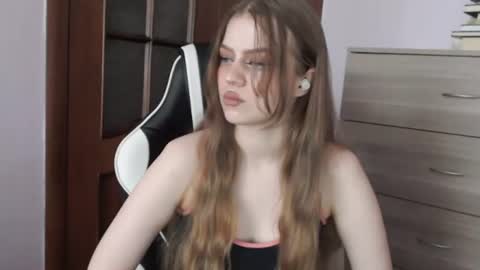 Lily online show from June 30, 5:19 am