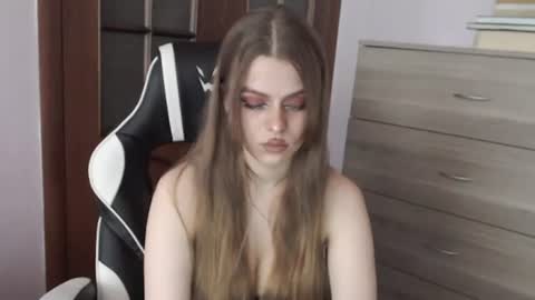 Lily online show from July 8, 4:05 am