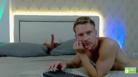Steve Blond online show from August 4, 12:40 am