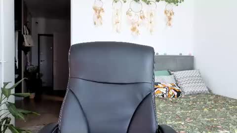 Alex online show from August 2, 11:17 am
