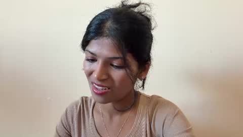Alika online show from August 4, 1:30 pm