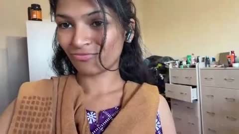 Alika online show from August 11, 2:30 pm