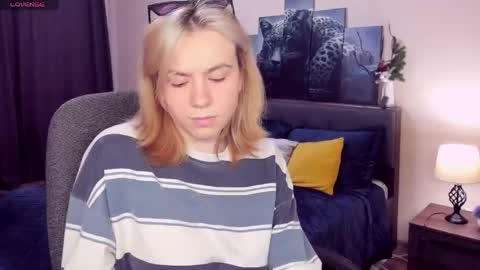 RemiPeach online show from May 26, 3:57 pm
