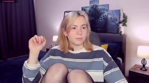 RemiPeach online show from May 26, 8:43 pm