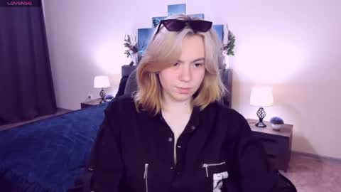 RemiPeach online show from May 30, 6:20 pm