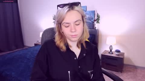 RemiPeach online show from May 30, 8:43 pm