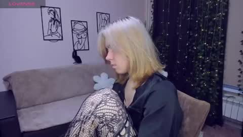RemiPeach online show from May 31, 5:37 pm