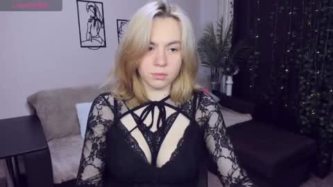RemiPeach online show from June 3, 3:37 pm