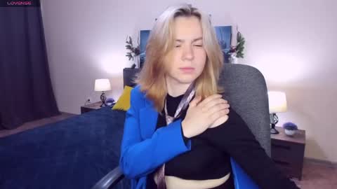 RemiPeach online show from June 8, 5:52 pm