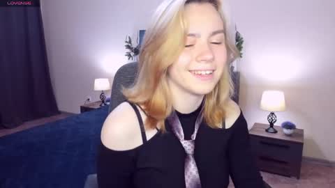 RemiPeach online show from June 8, 6:58 pm