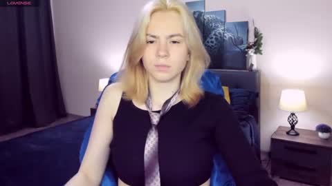 RemiPeach online show from June 13, 6:38 pm