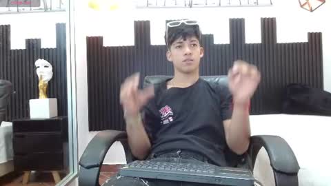 REN online show from August 7, 3:17 am